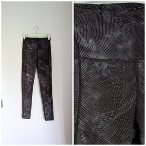 FP Movement Women's XS Gray Spotted Wavy Pattern Athletic Leggings 206